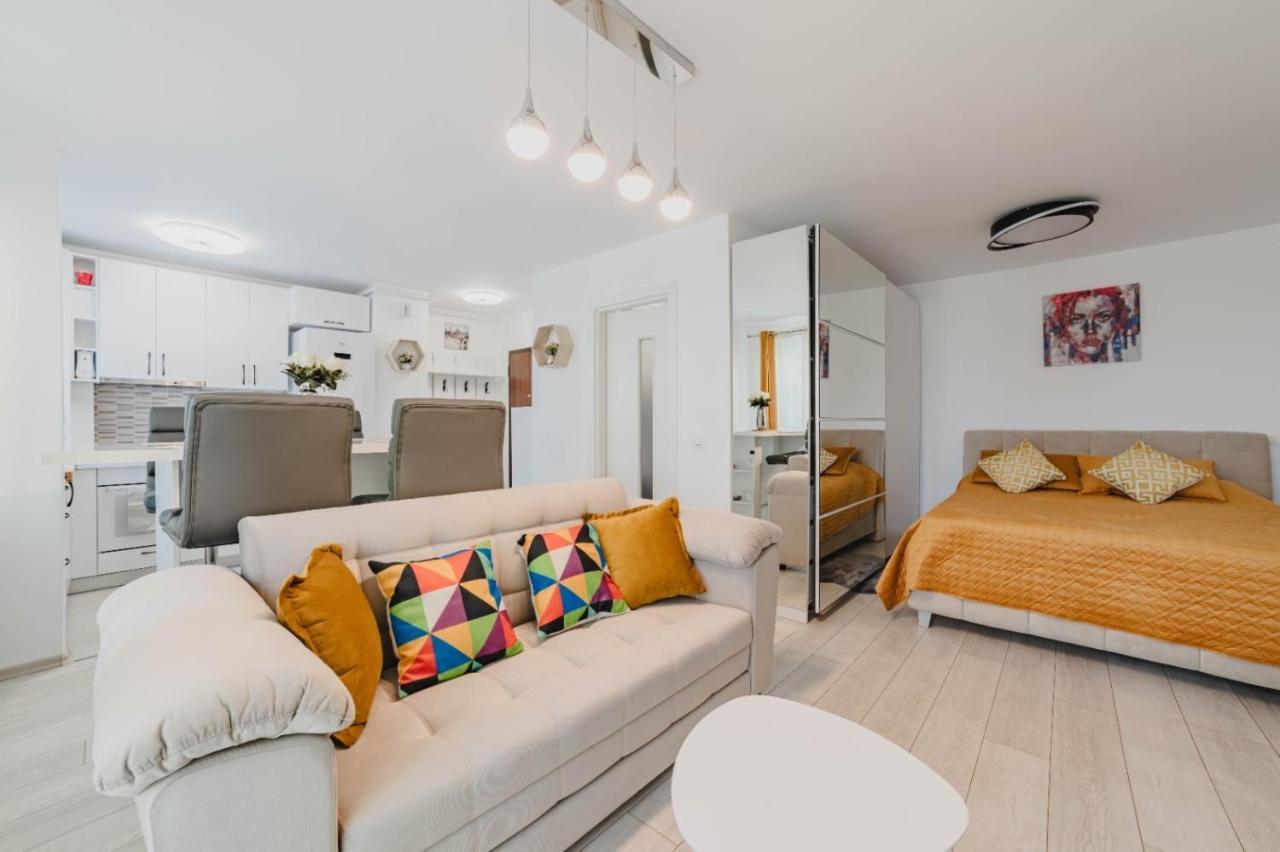 Masterpiece Studio- Free Parking, Wi-Fi, Netflix Brașov Exterior foto