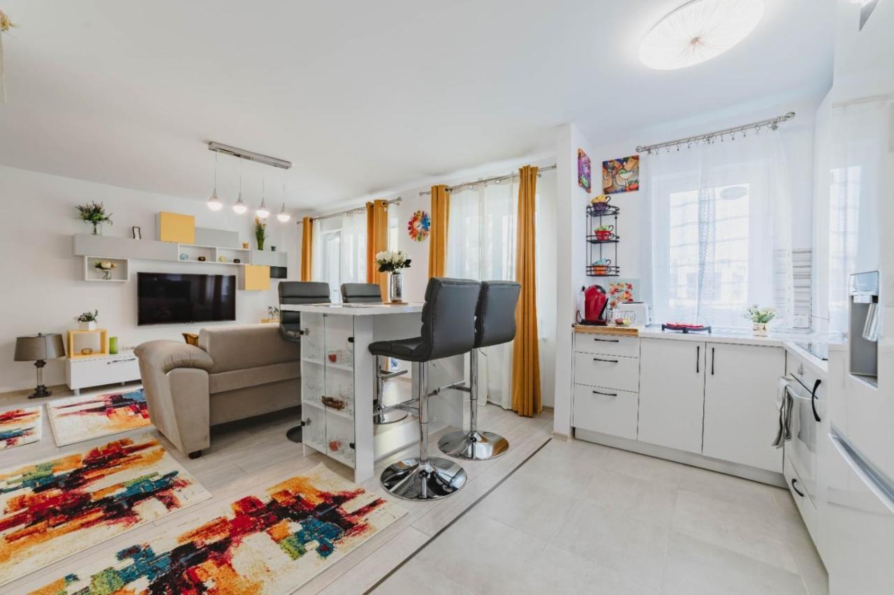 Masterpiece Studio- Free Parking, Wi-Fi, Netflix Brașov Exterior foto