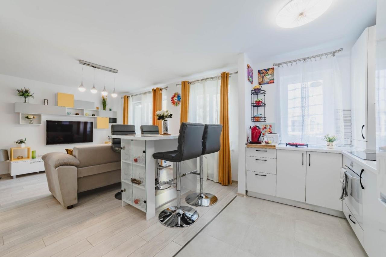 Masterpiece Studio- Free Parking, Wi-Fi, Netflix Brașov Exterior foto